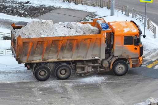 Уборка и вывоз снега спецтехникой стоимость услуг и где заказать - Улан-Удэ