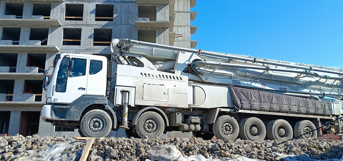 Услуги и заказ бетононасосов для заливки бетона в Закаменске